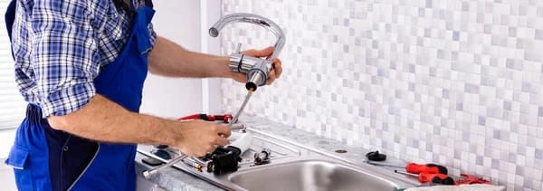 Professional Electrician in Mount Royal